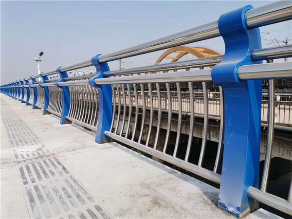 宝山304不锈钢复合管护栏的生产工艺揭秘